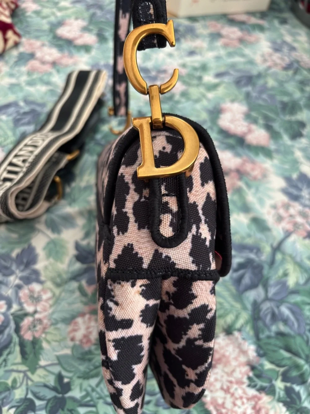 Dior Leopard-Print Saddle Bag in Pink and Black with Logo Strap - Picture 5 of 5
